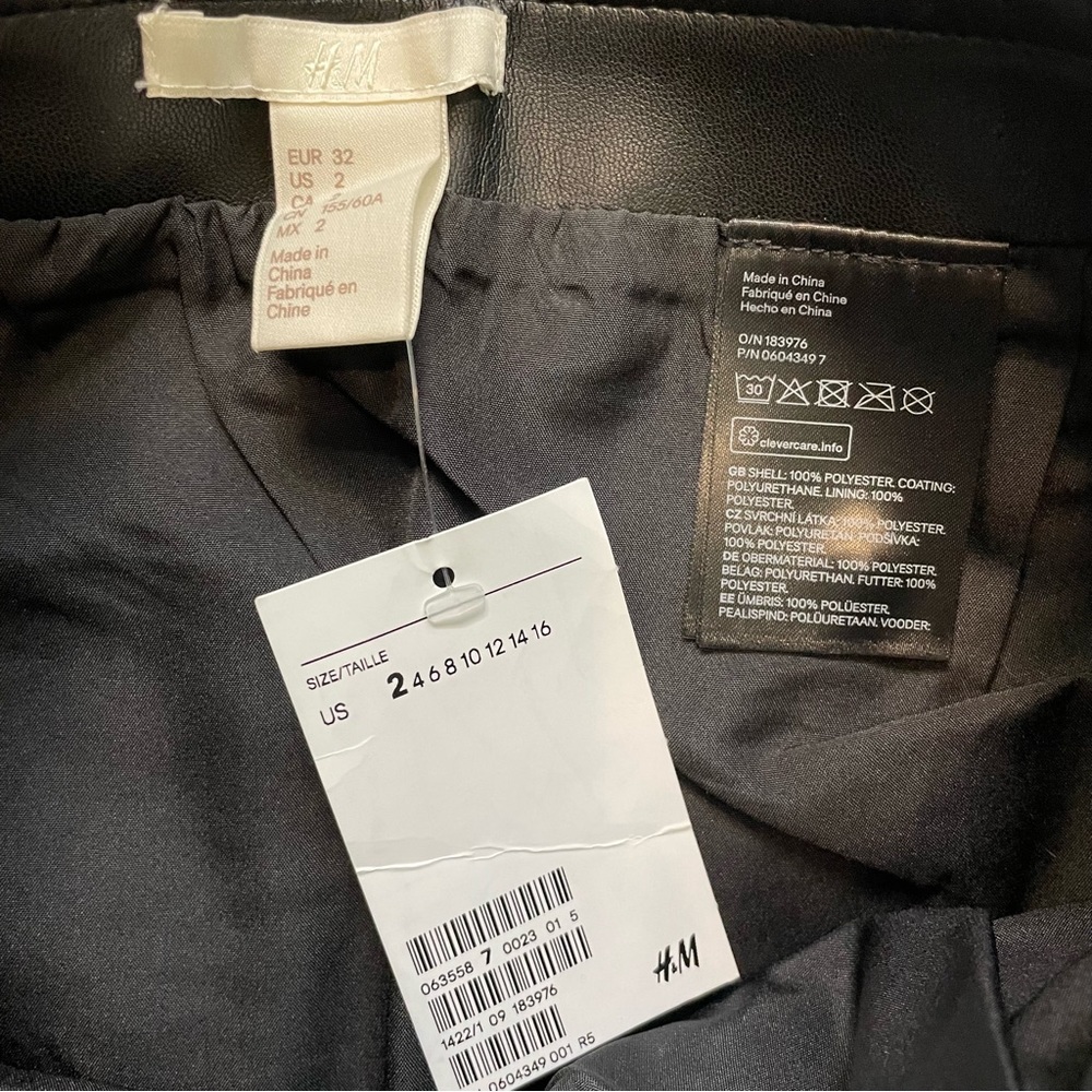 H&M Vegan Faux Leather Mini Skirt Size 2 Black - Picture 6 of 9
